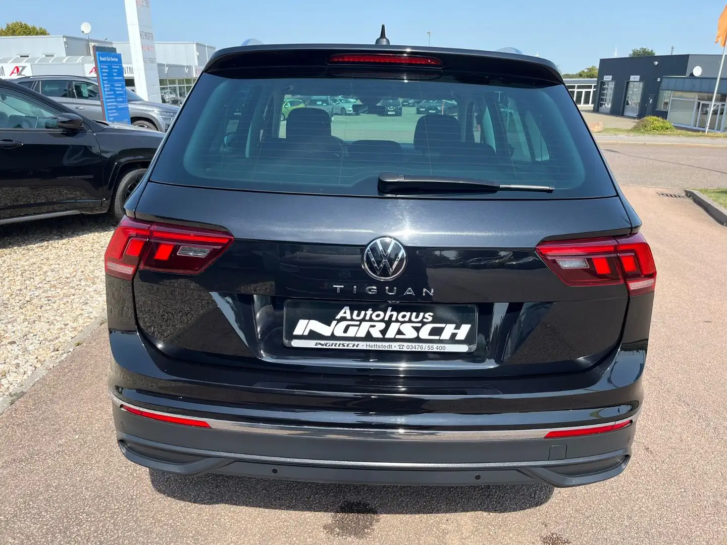 Volkswagen Tiguan "Active-Edition" mit LED+KAMERA+NAVI+PDC Schwarz - 2
