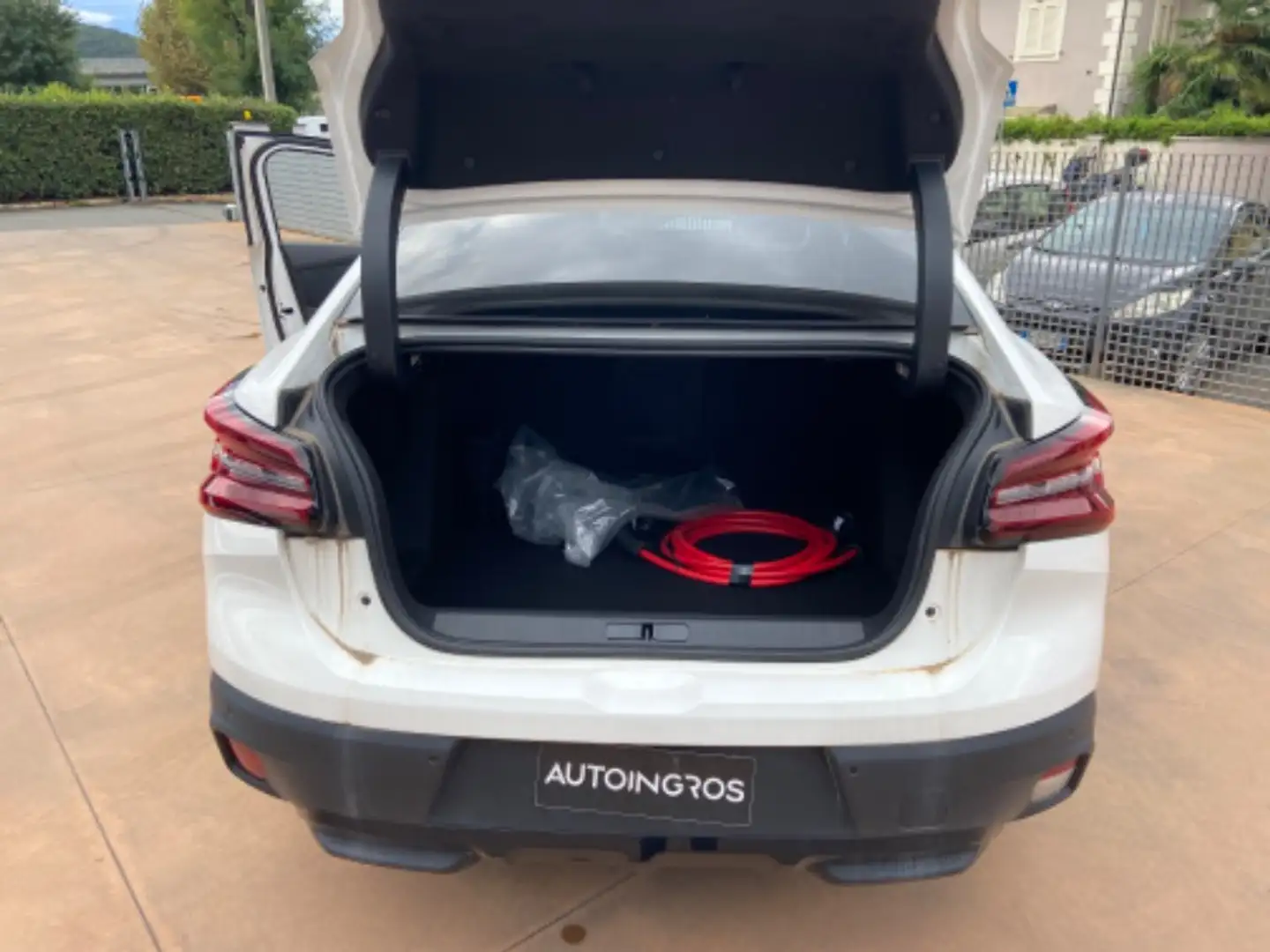 Citroen C4 100kW motore elettrico Shine Bianco - 1