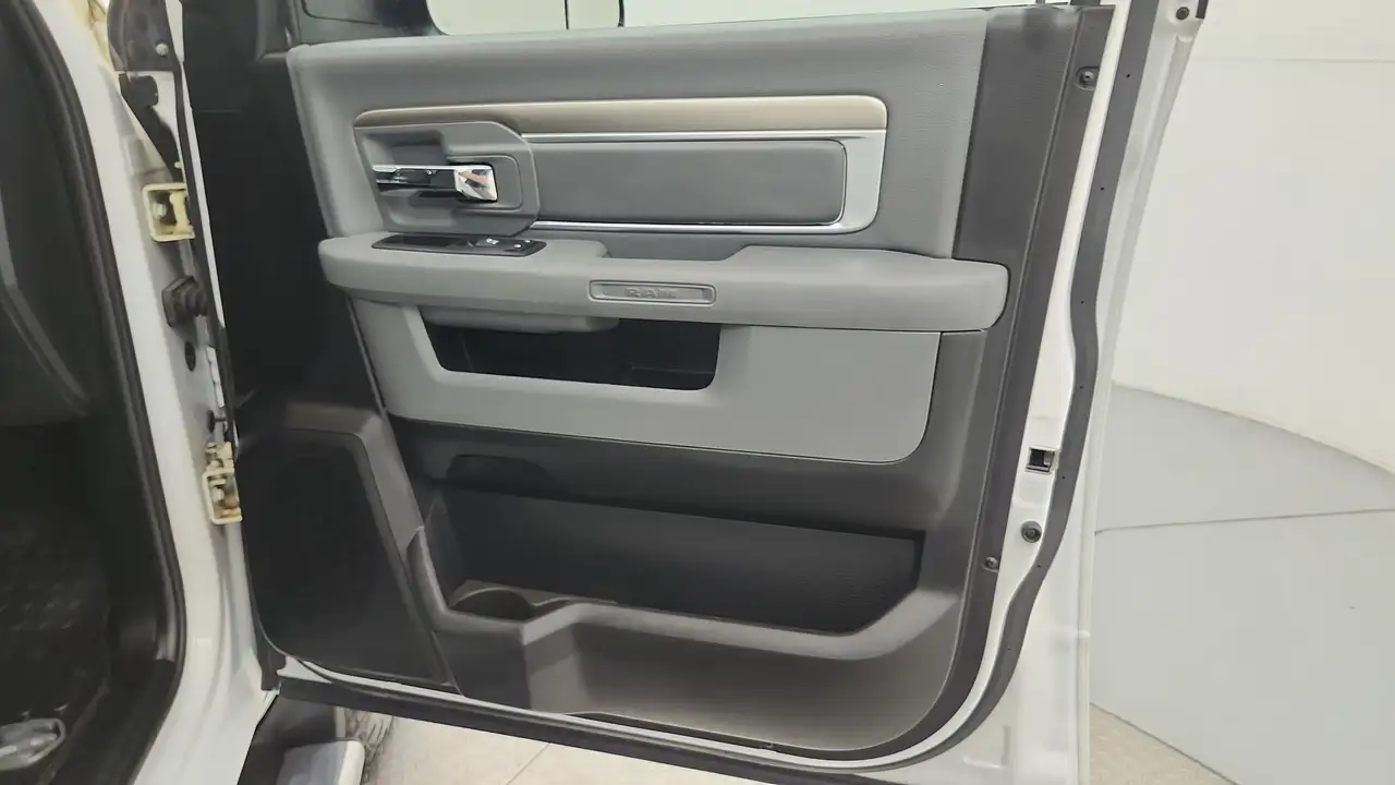 RAM 2500 снимка RAM 2500