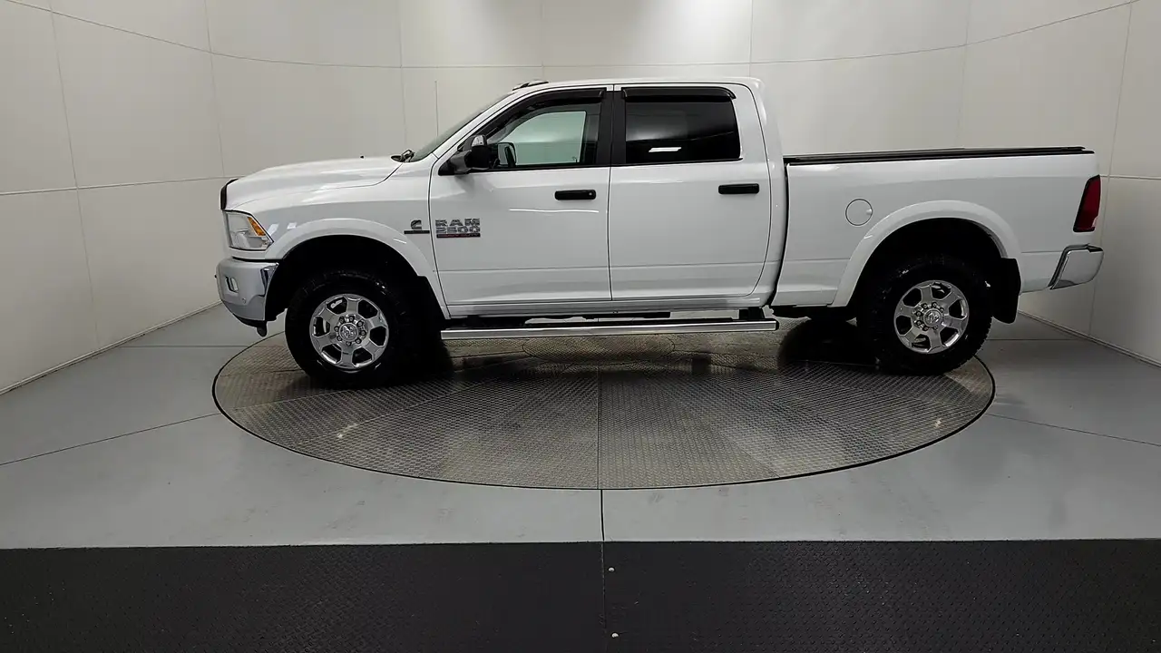 RAM 2500 снимка RAM 2500