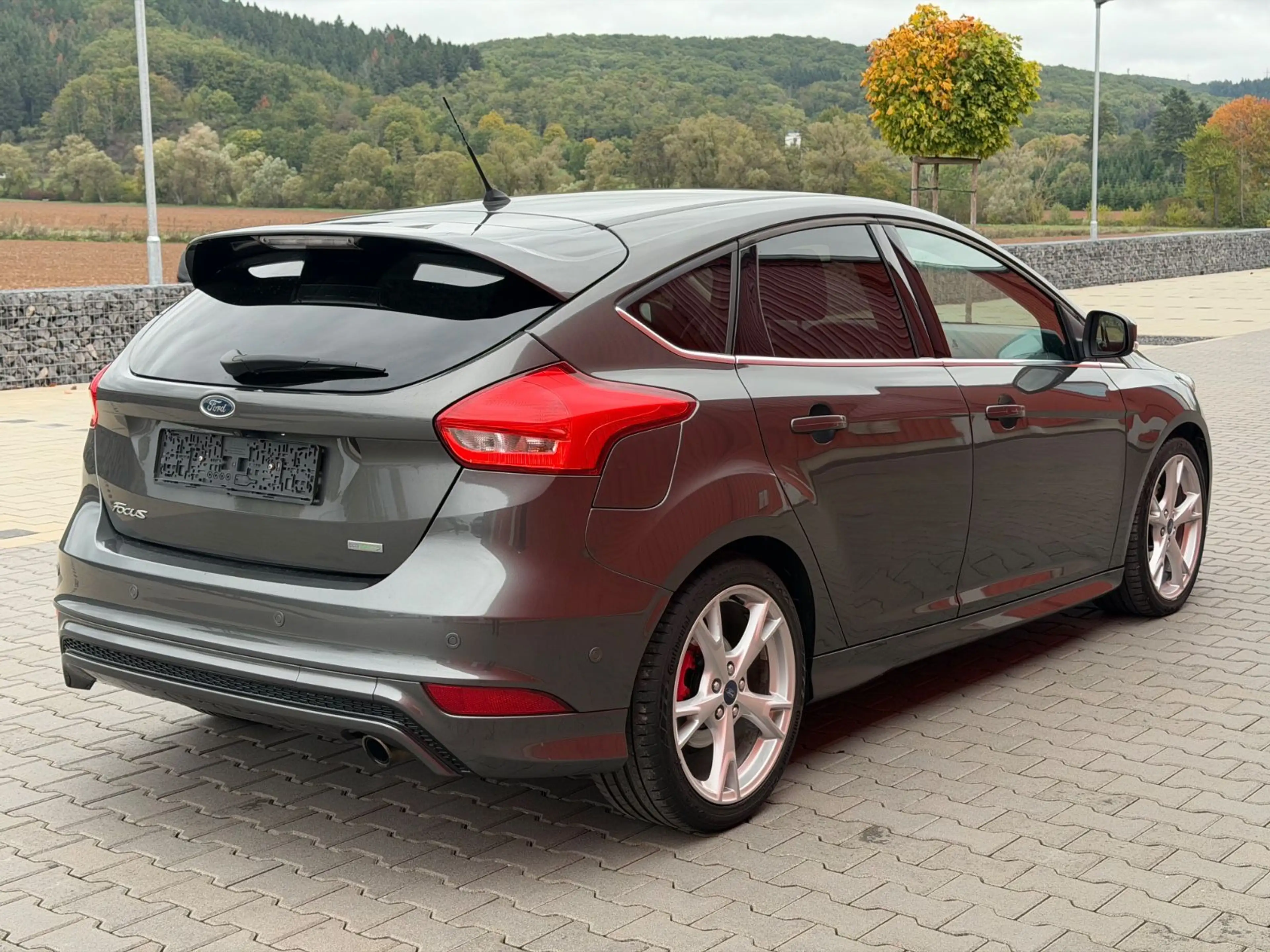 Ford Focus ST-Line Xenon Navi 1Hand Leder CAM Temp — photo 7