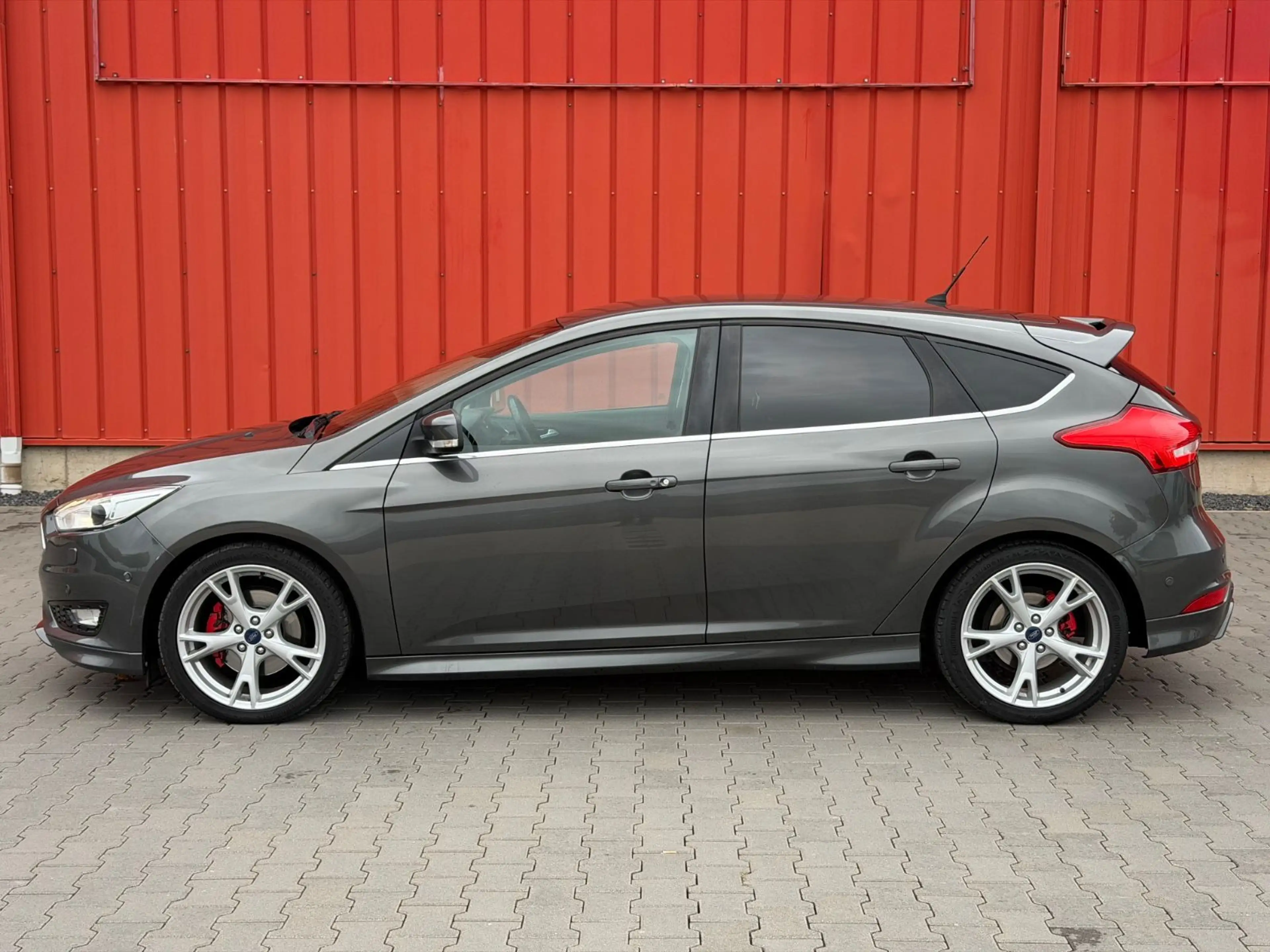Ford Focus ST-Line Xenon Navi 1Hand Leder CAM Temp — photo 3