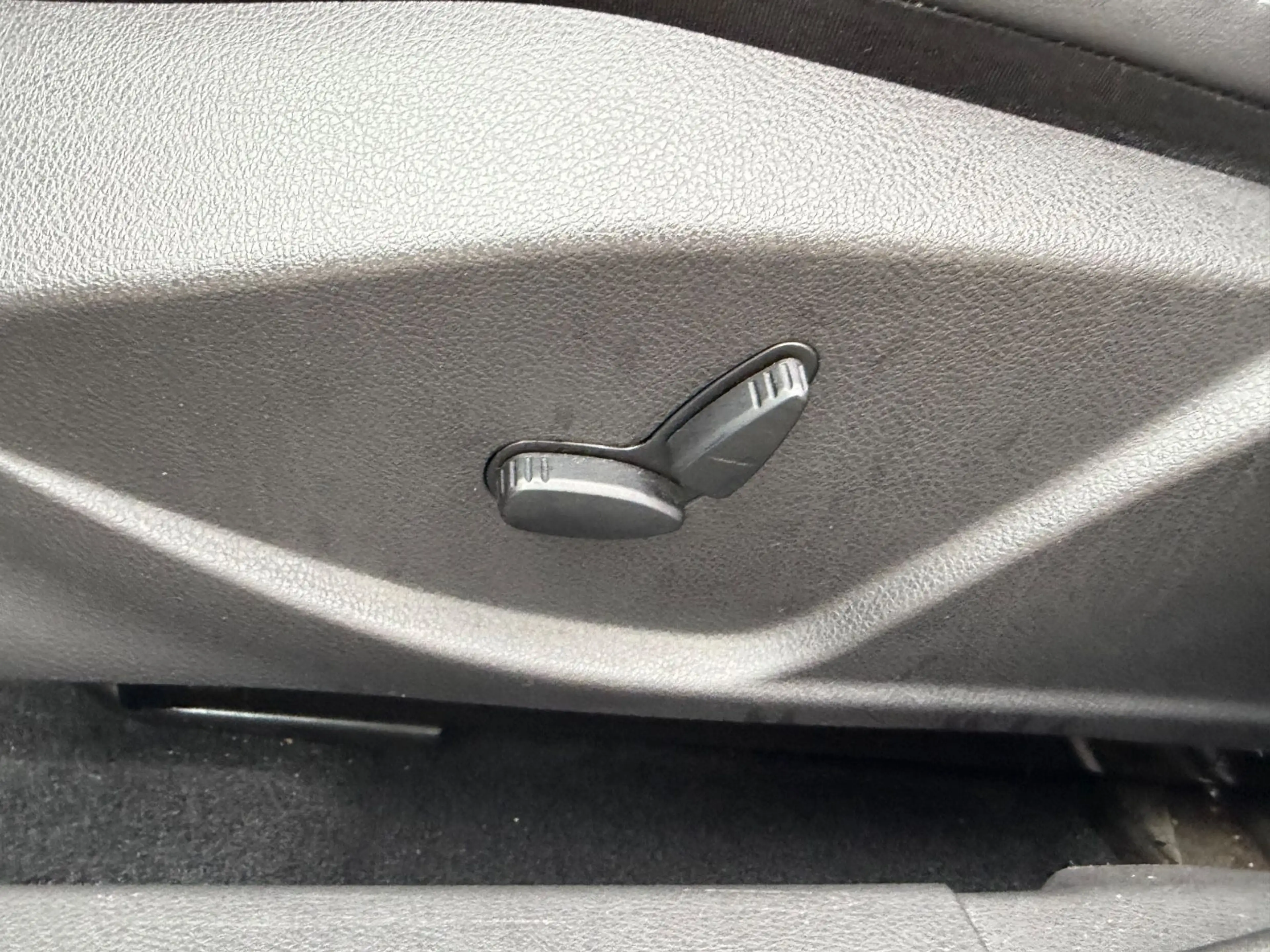 Ford Focus ST-Line Xenon Navi 1Hand Leder CAM Temp — photo 15
