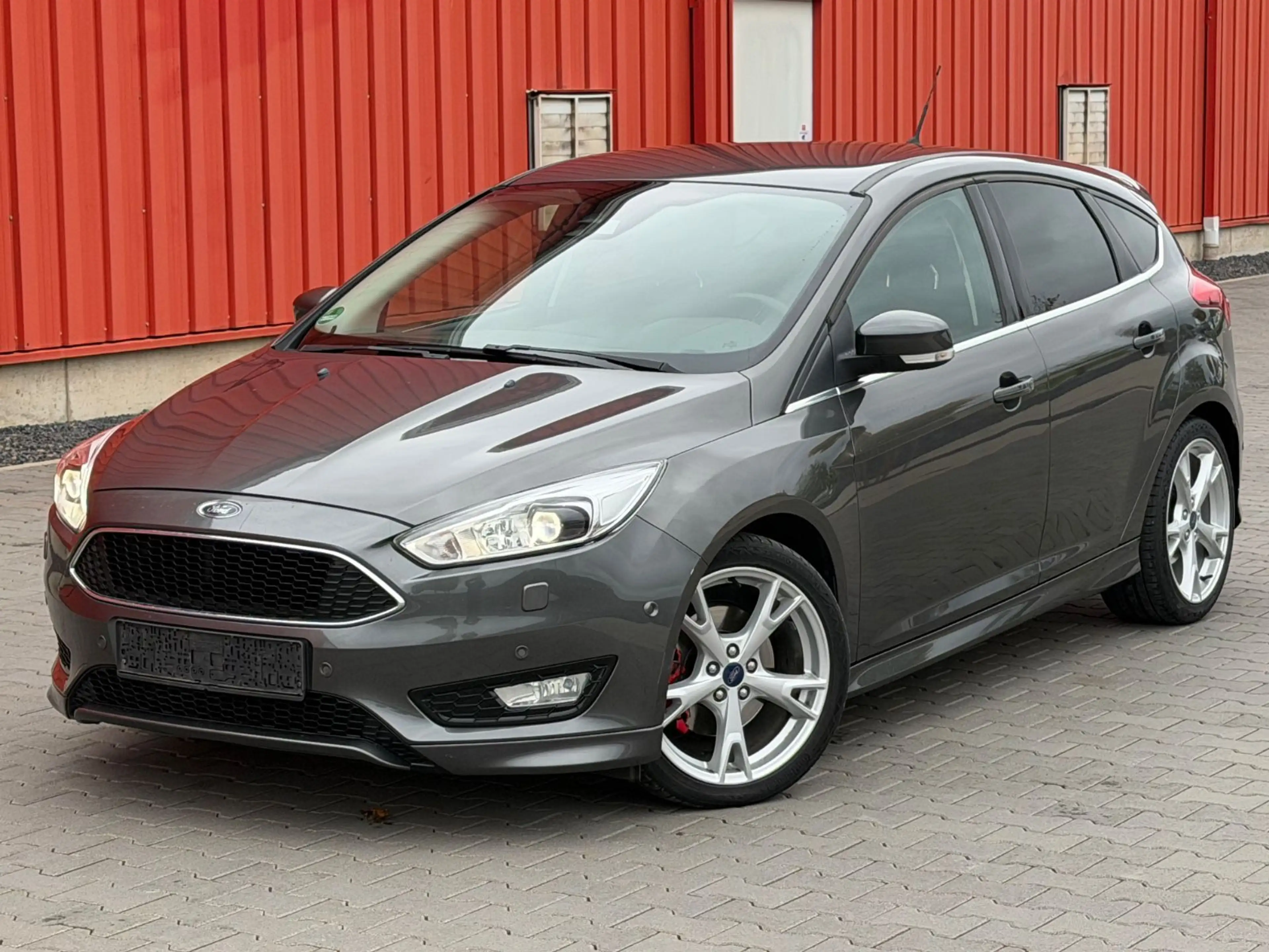 Ford Focus ST-Line Xenon Navi 1Hand Leder CAM Temp