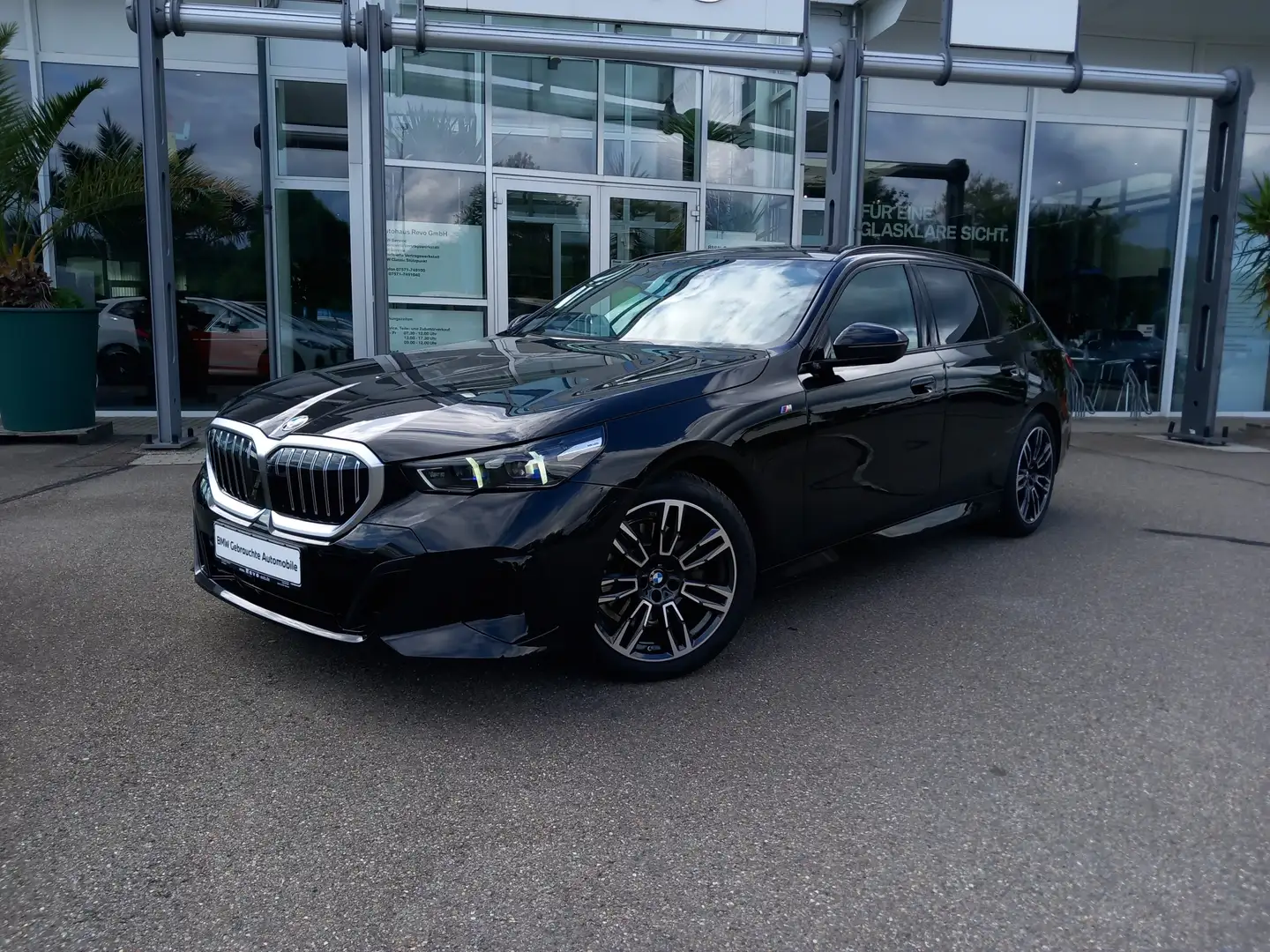 BMW 520 d xDrive Touring Aut M Sport AHK Standheiz LED Pro Schwarz - 2