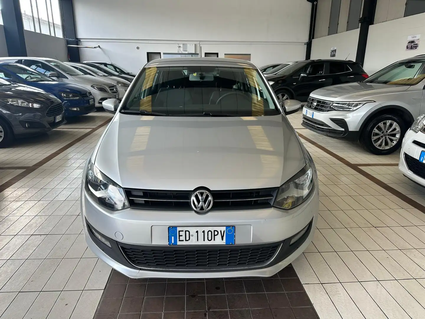 Volkswagen Polo Polo V 2009 5p 1.2 Comfortline 70cv Silber - 1