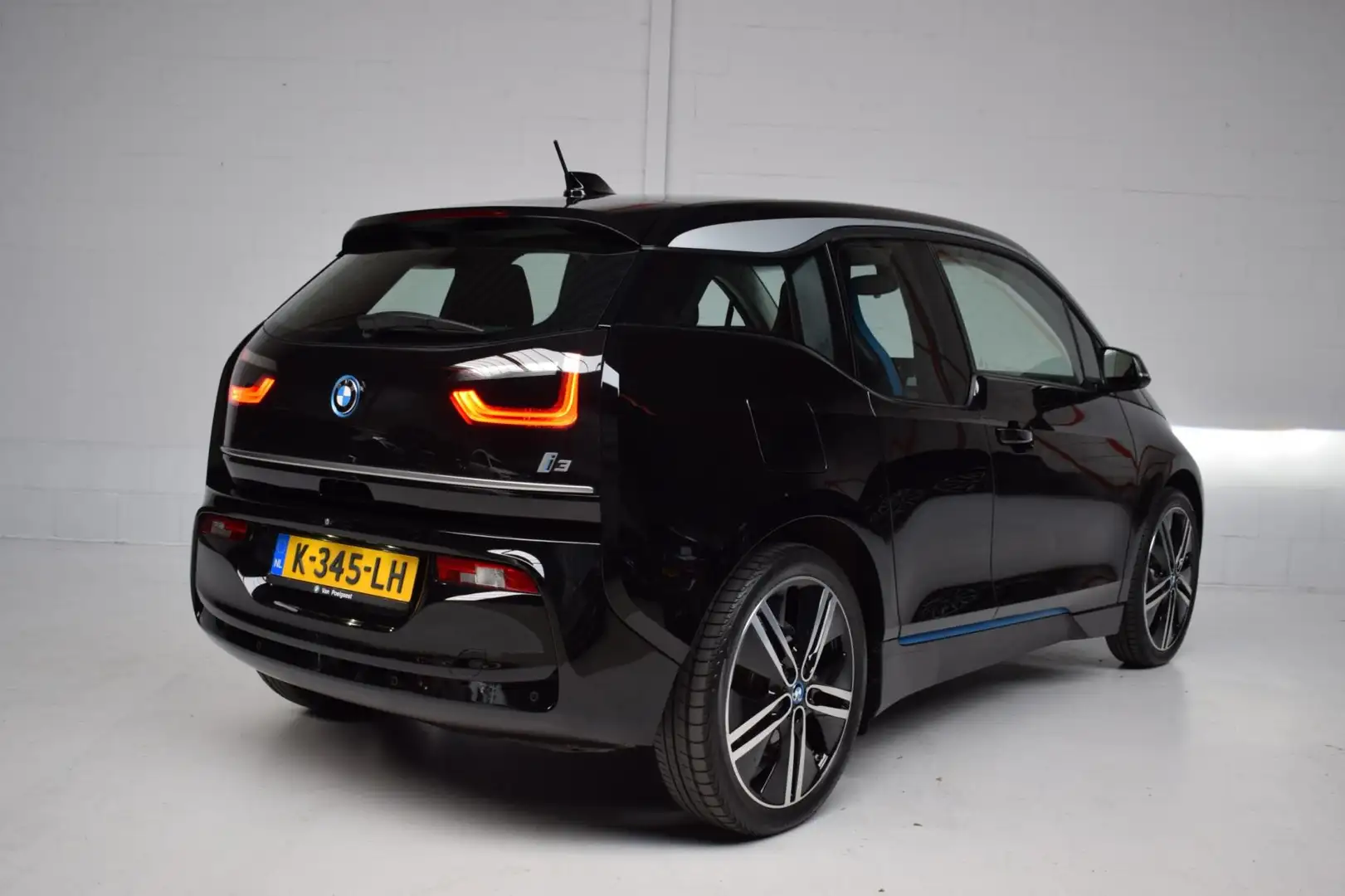 BMW i3 Executive Edition 120Ah 42 kWh ORG.NED / CAMERA / Černá - 2