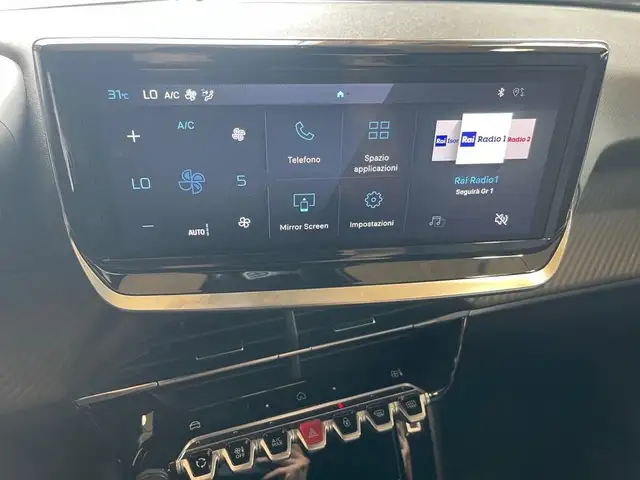 Peugeot 2008 view 10