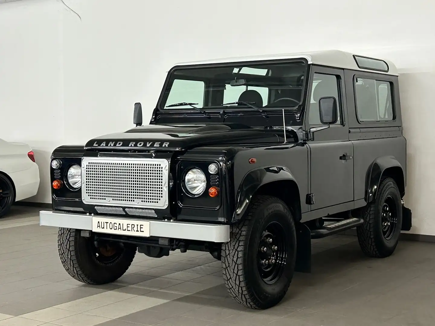 Land Rover Defender 90 | Heritage Style - 2.Hand! Fekete - 1