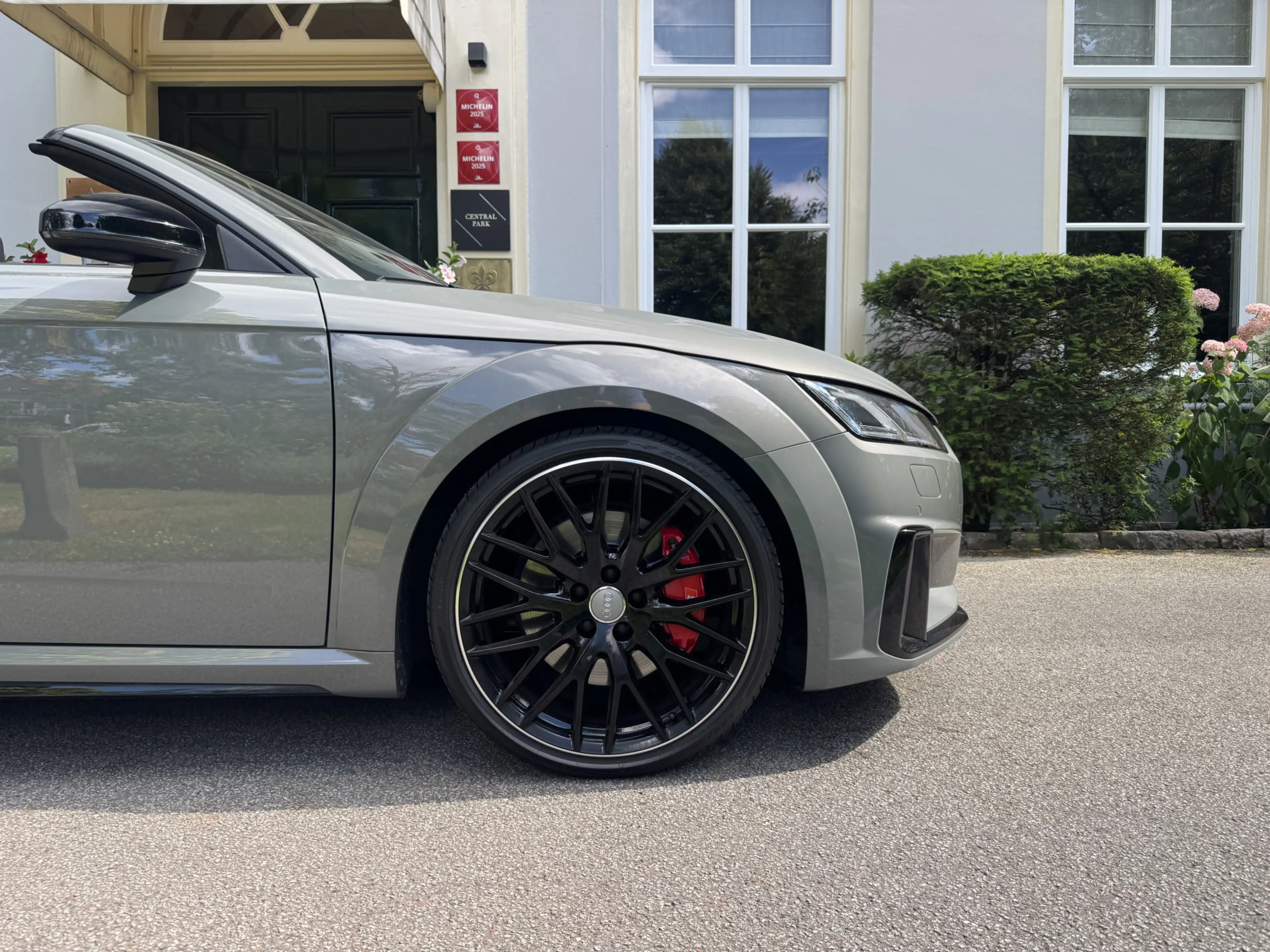 Audi TTS Roadster quattro Competition, B&O — photo 4