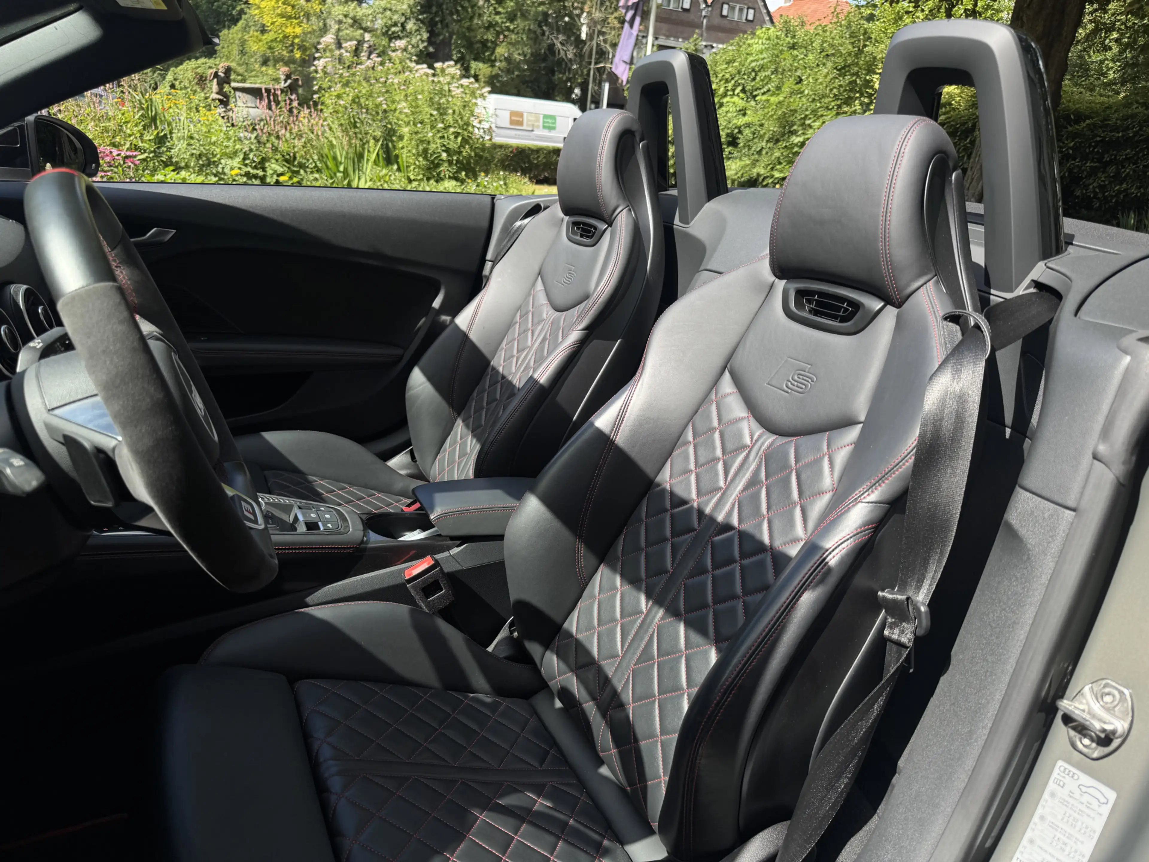 Audi TTS Roadster quattro Competition, B&O — photo 6
