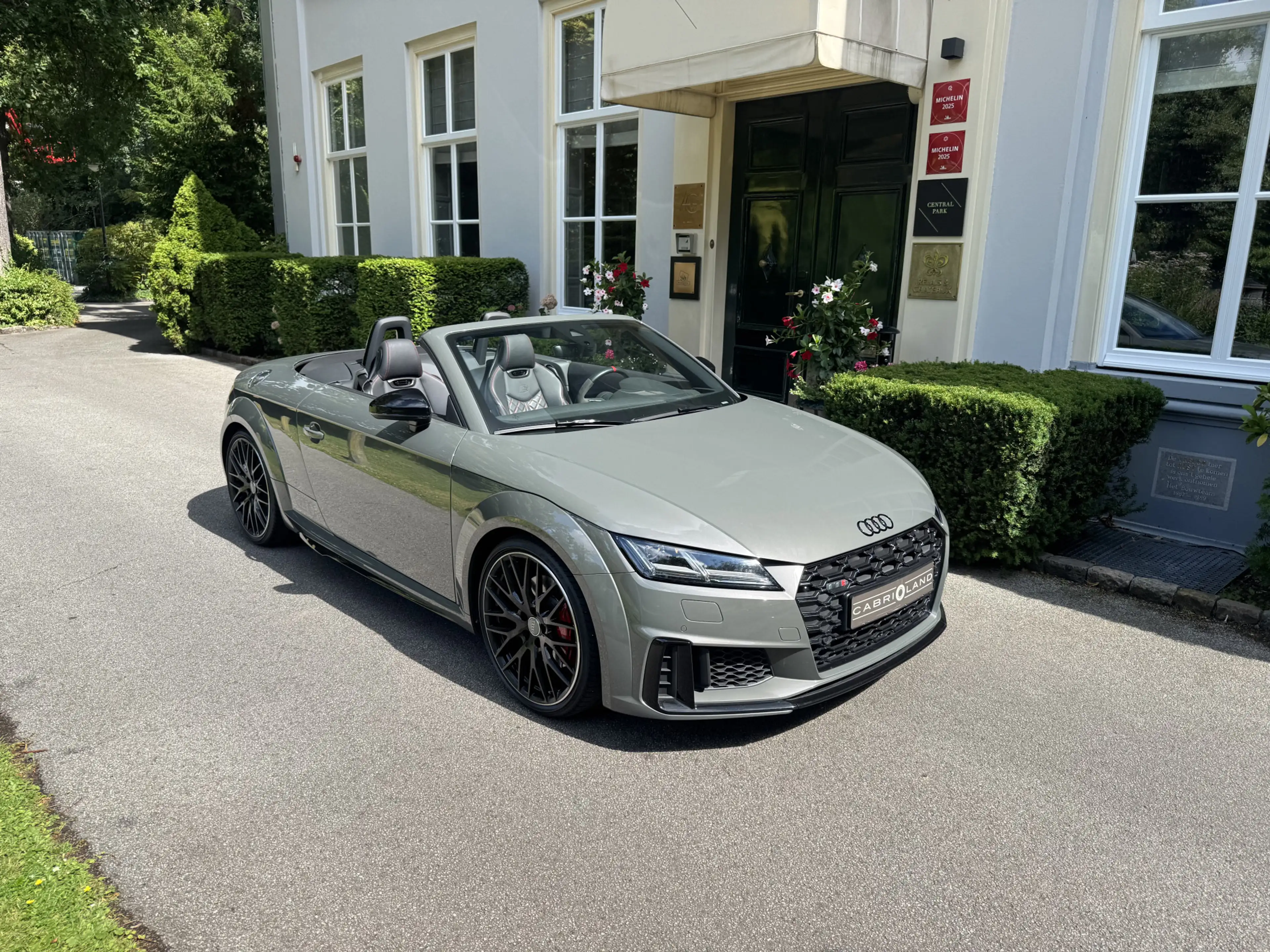 Audi TTS Roadster quattro Competition, B&O