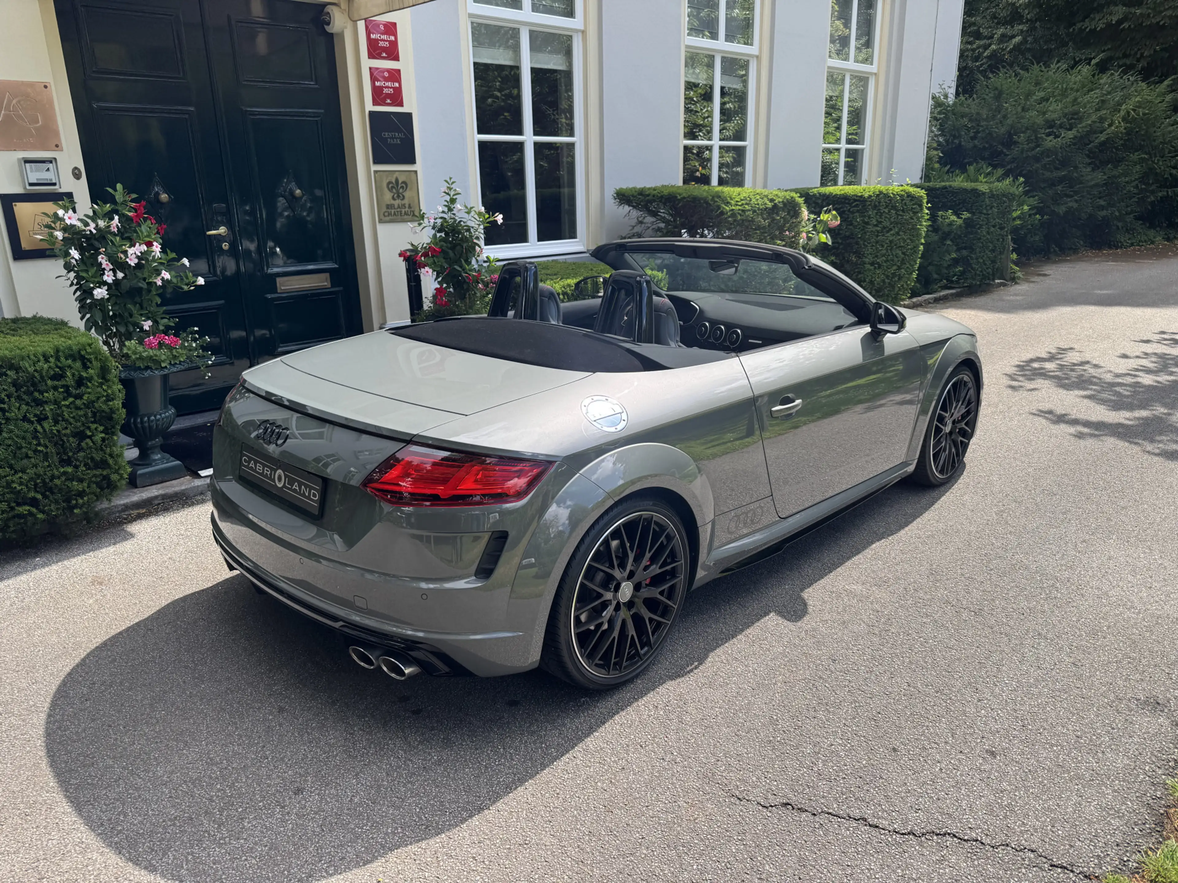 Audi TTS Roadster quattro Competition, B&O — photo 10