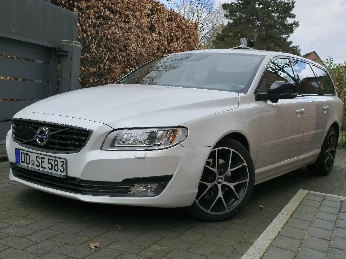 Volvo V70 D5 Geartronic Black Edition Blanc - 1