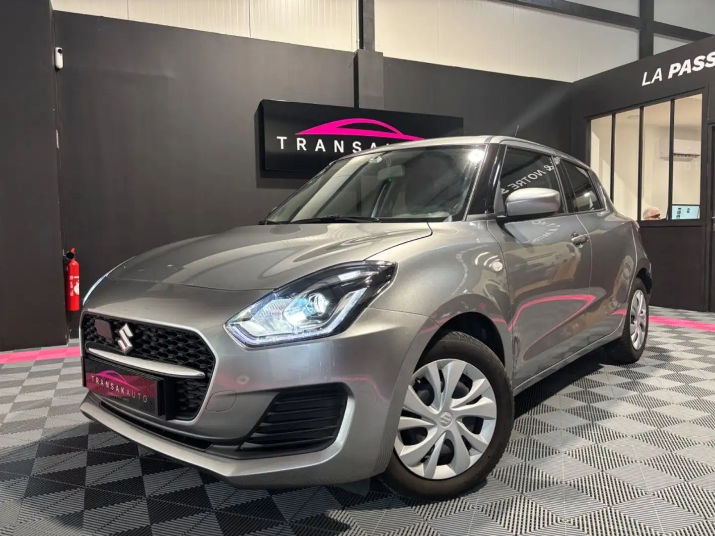 Suzuki Swift 1.2 Dualjet Hybrid 83ch AVANTAGE Gris - 1