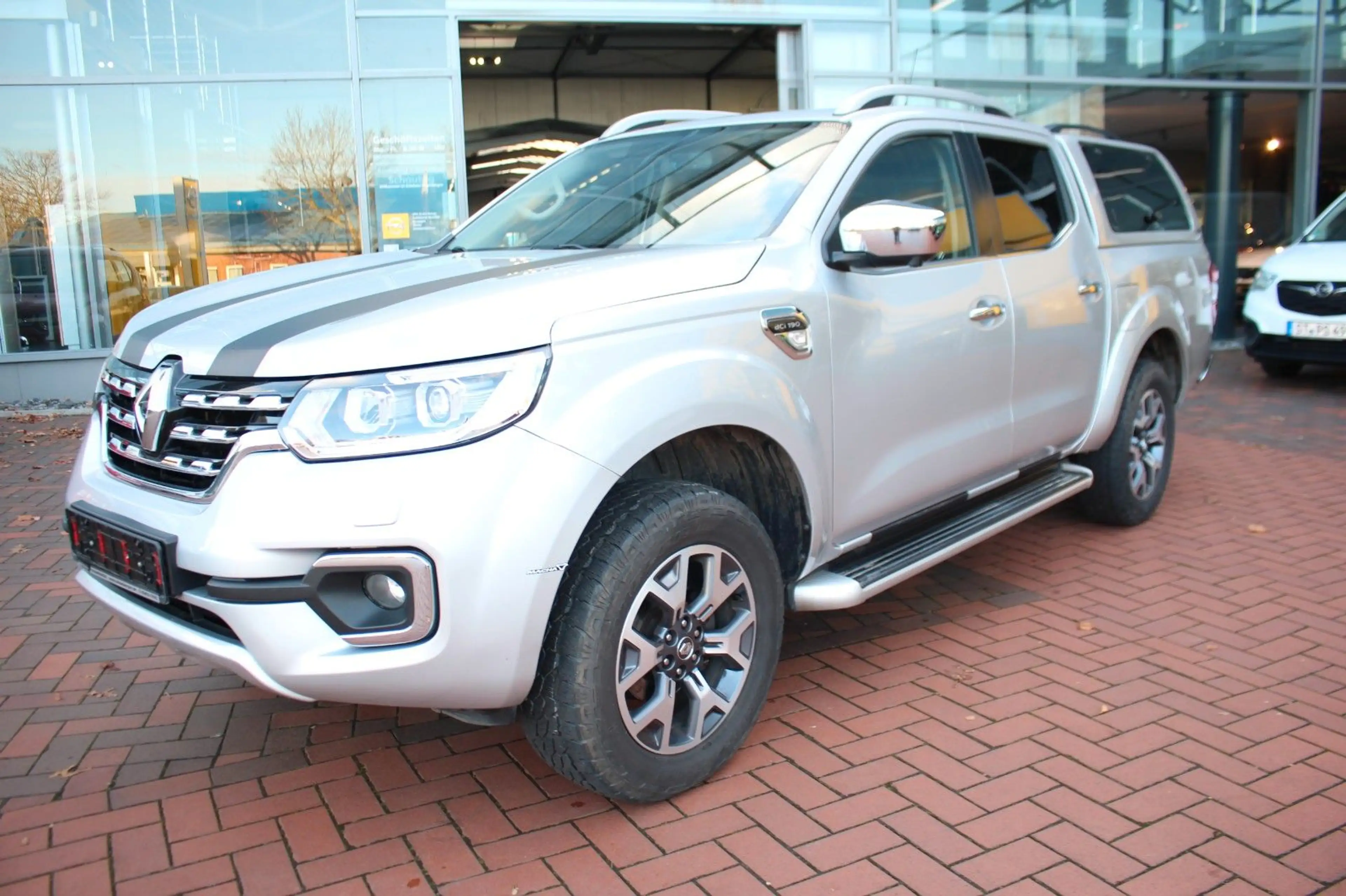Renault Alaskan Intens Double Cab 4x4 Leder Kamera LED — photo 6