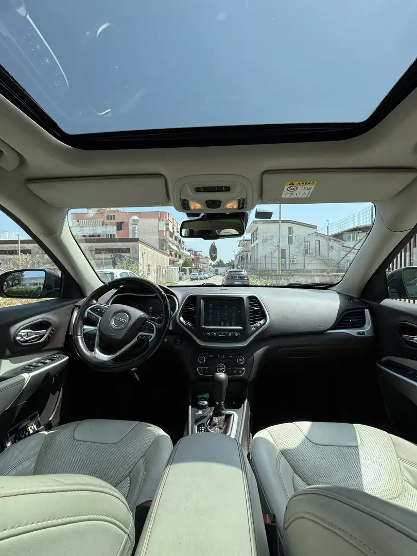 Jeep Cherokee 2.2 Overland 200 cv Noir - 1
