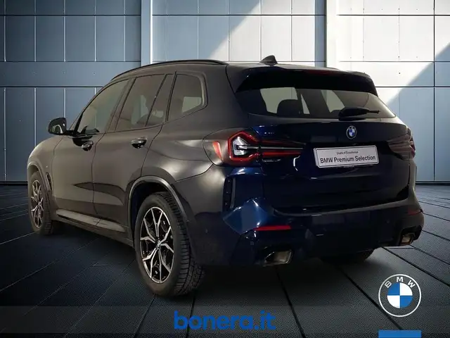 BMW X3 view 8
