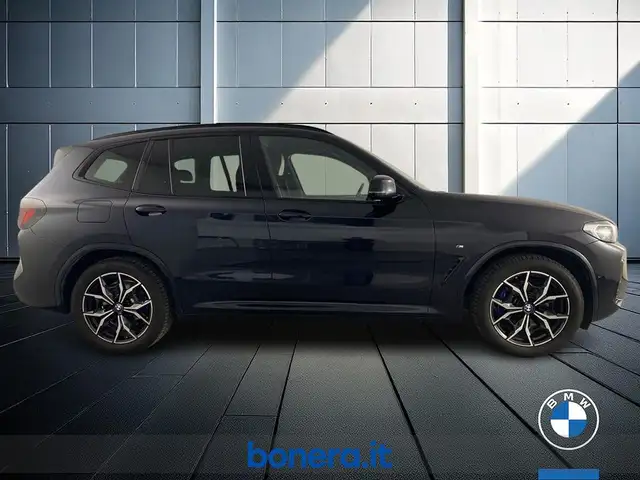 BMW X3 view 5