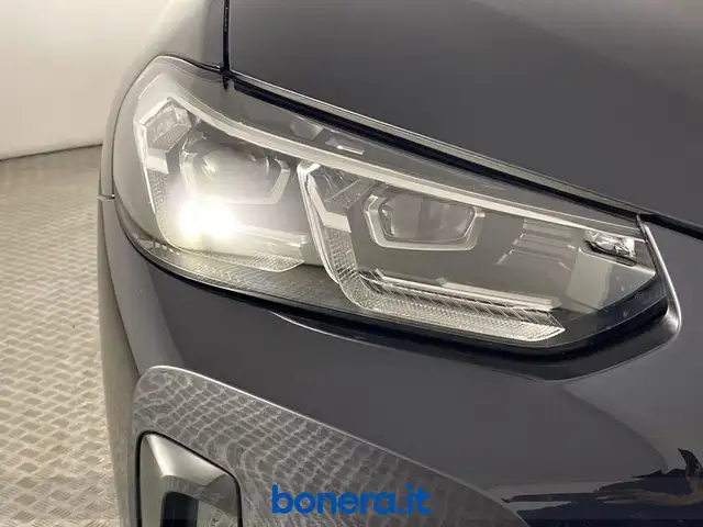 BMW X3 view 10