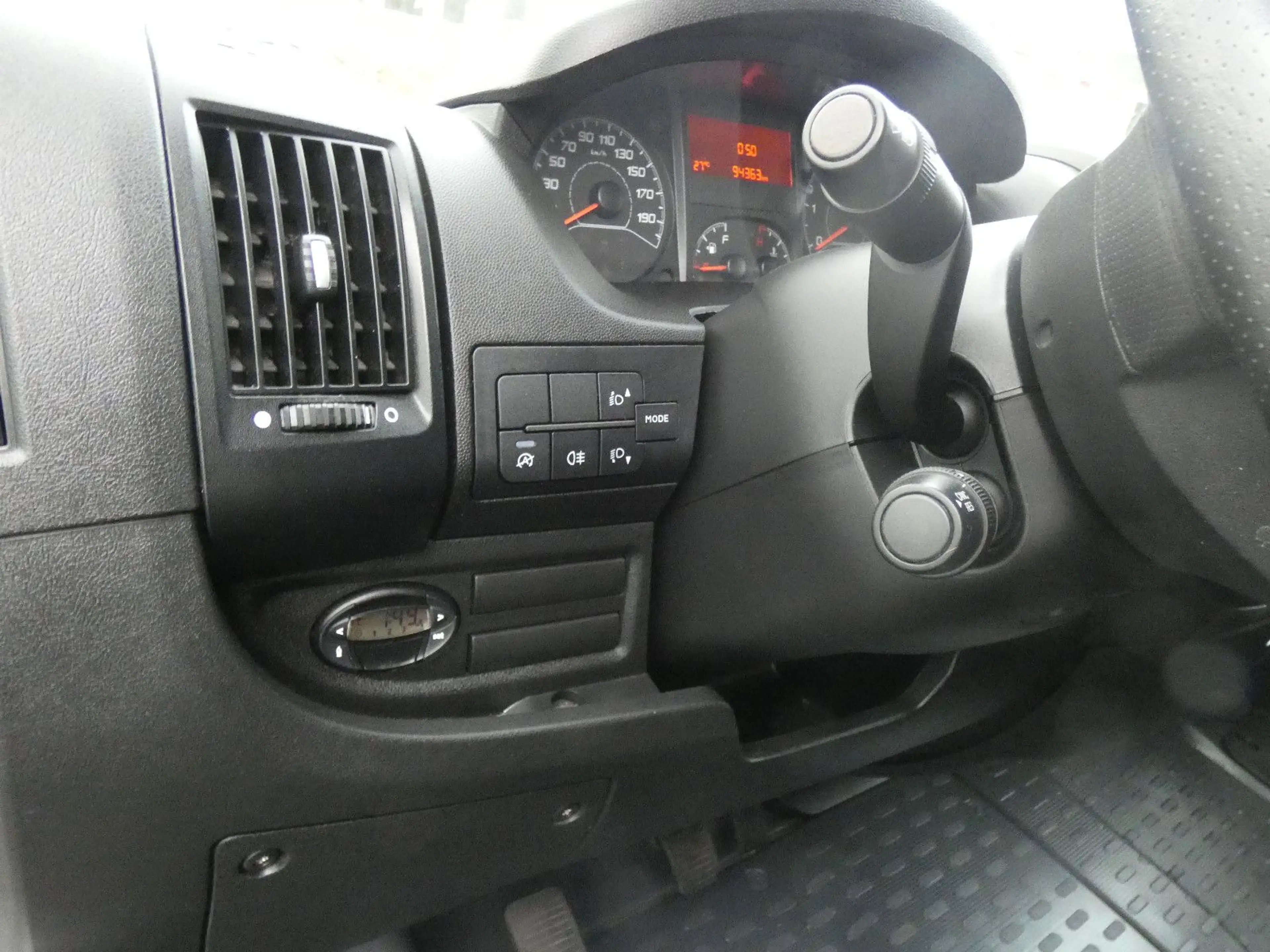 Peugeot Boxer Kasten Hochraum 333 L2H2 Premium BlueHDi 1 — photo 11