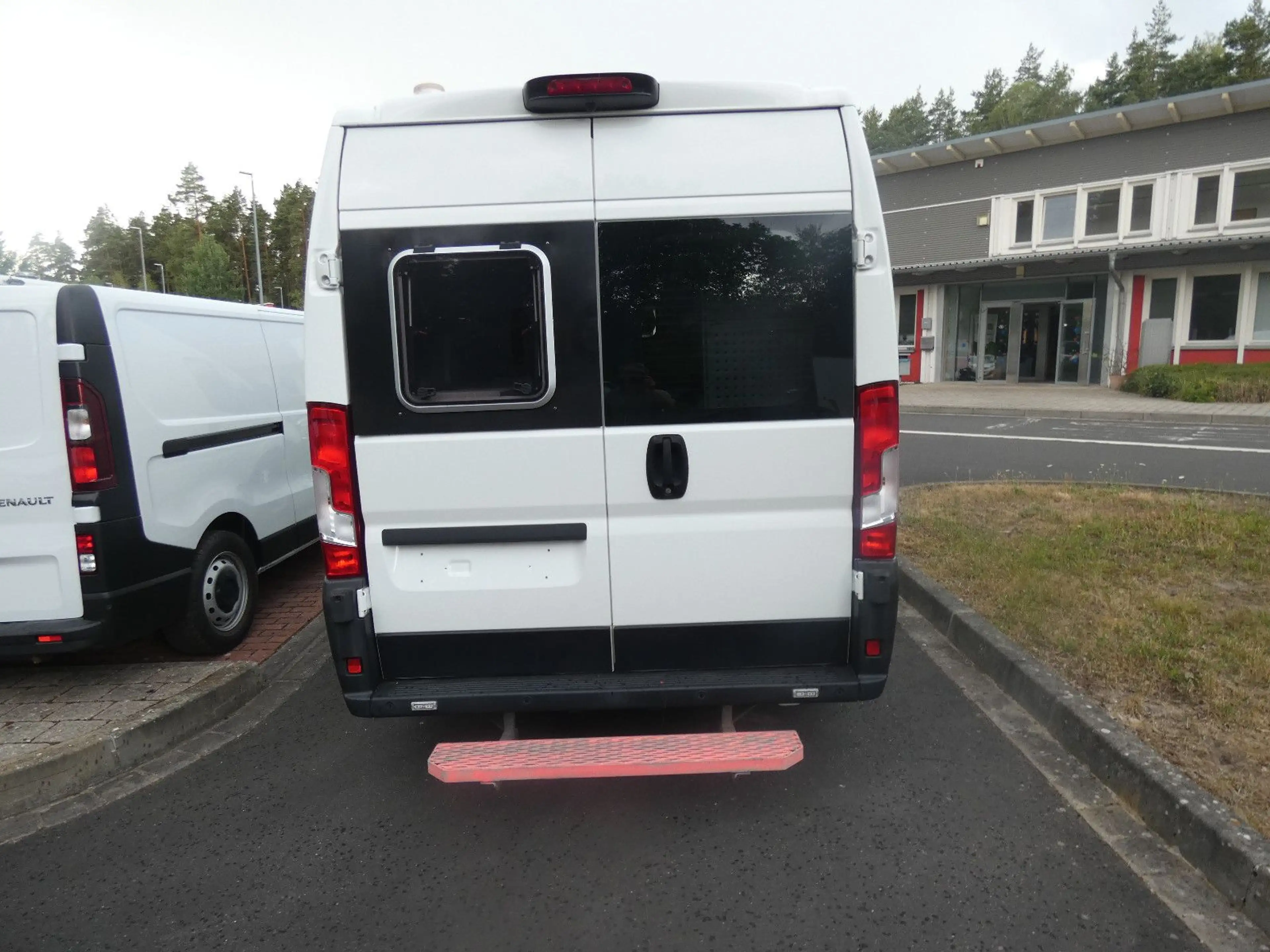 Peugeot Boxer Kasten Hochraum 333 L2H2 Premium BlueHDi 1 — photo 8