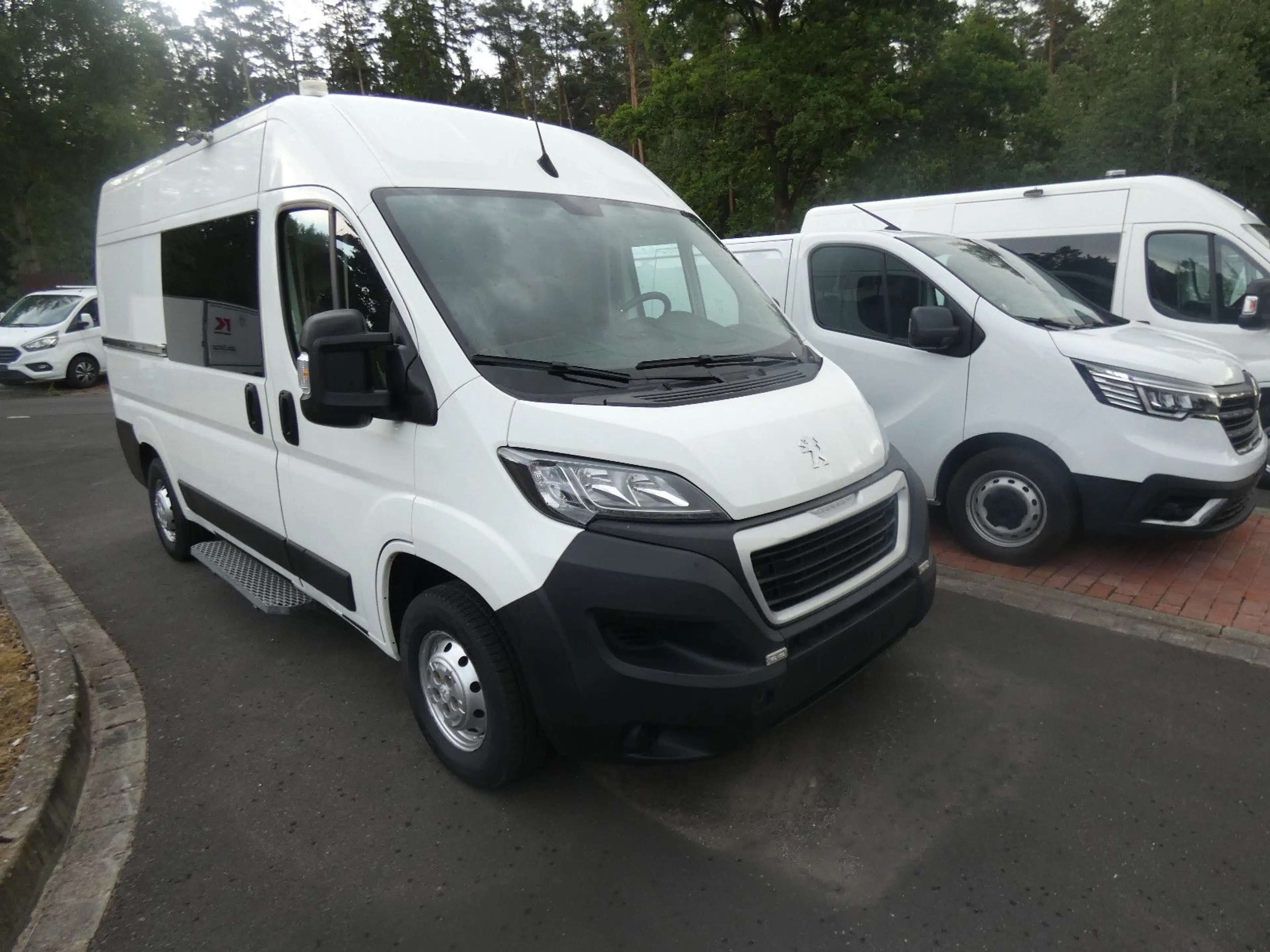 Peugeot Boxer Kasten Hochraum 333 L2H2 Premium BlueHDi 1 — photo 6