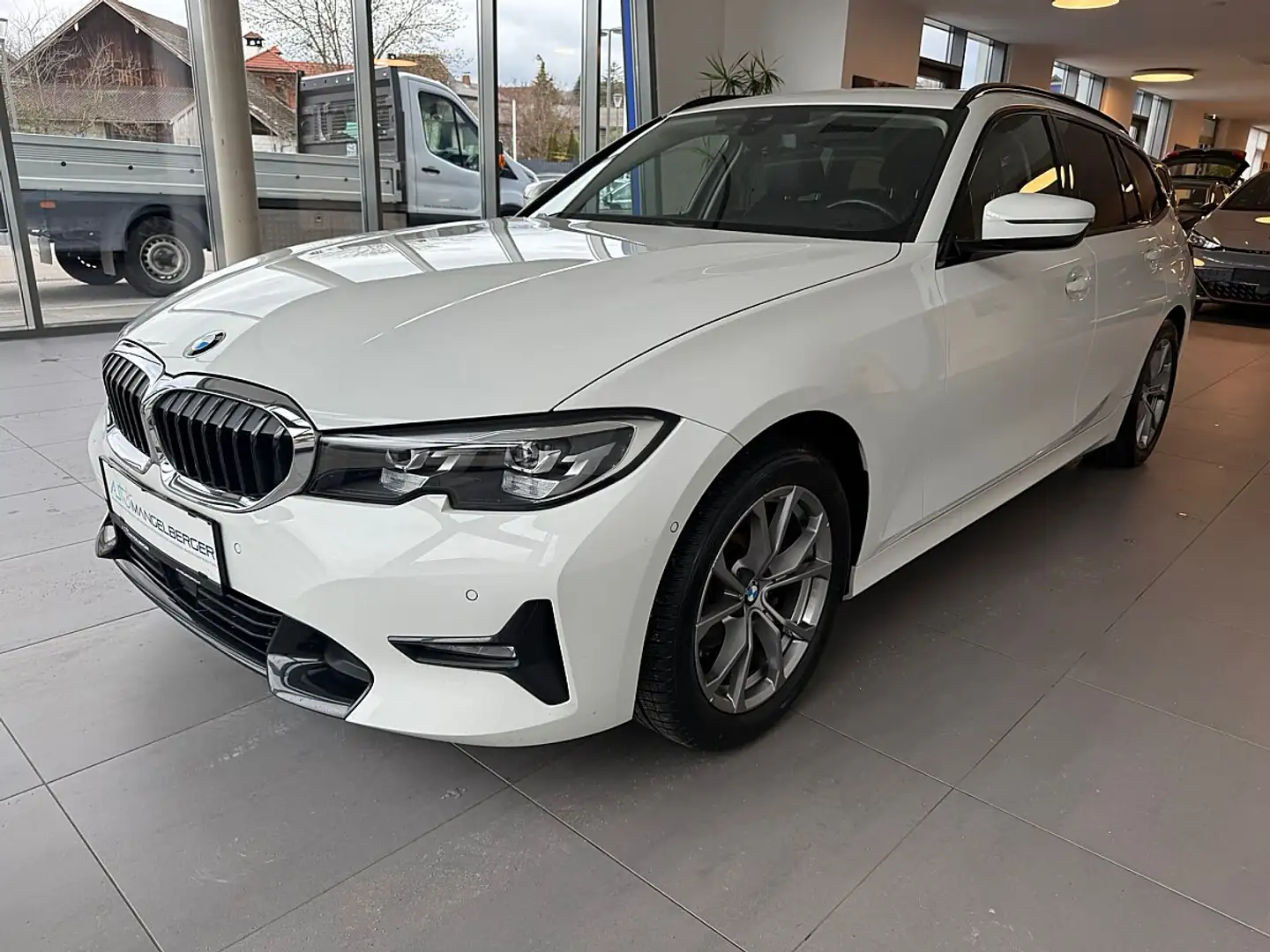 BMW 316 d 48 V Touring Aut. SPORTLINE Weiß - 2