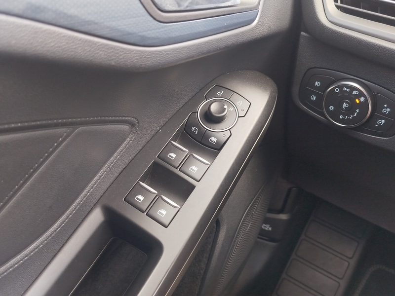 Ford Focus 1.0 EcoBoost Active X LED+Navi+SHZ+2xKlima — photo 14