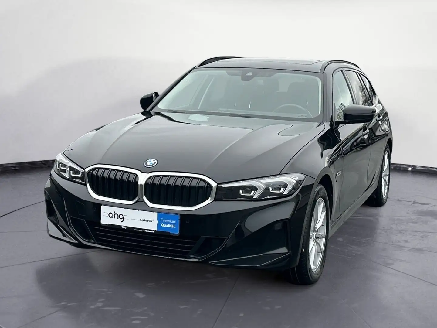 BMW 330 e xDrive Touring Panorama-Glasdach AHK Schwarz - 2