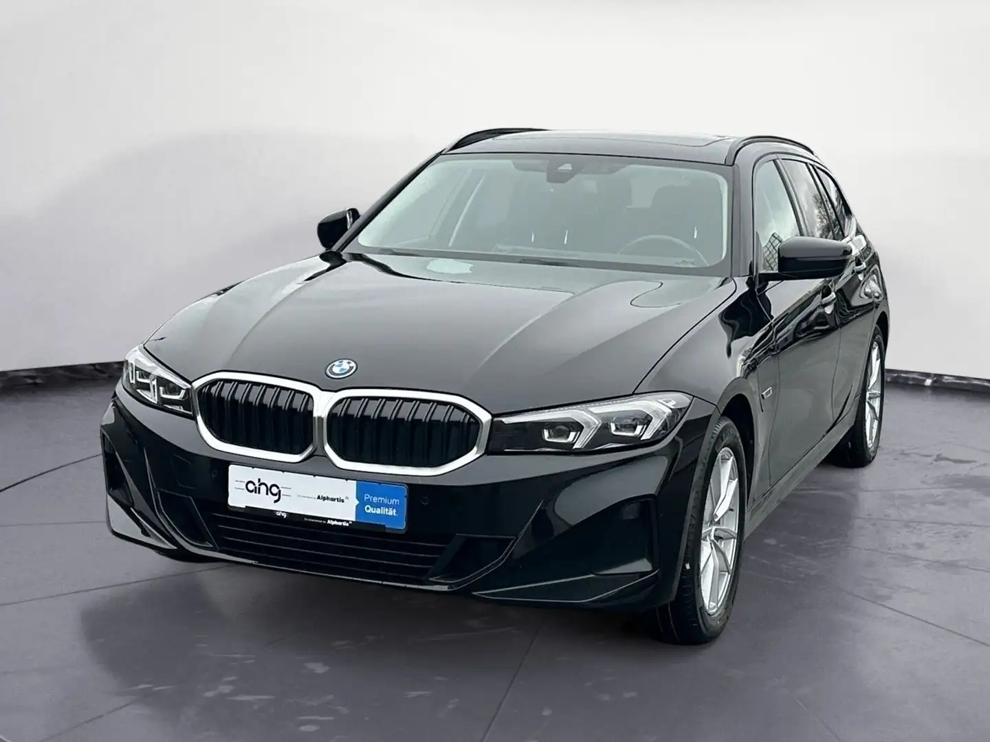 BMW 330 e xDrive Touring Panorama-Glasdach AHK Schwarz - 2