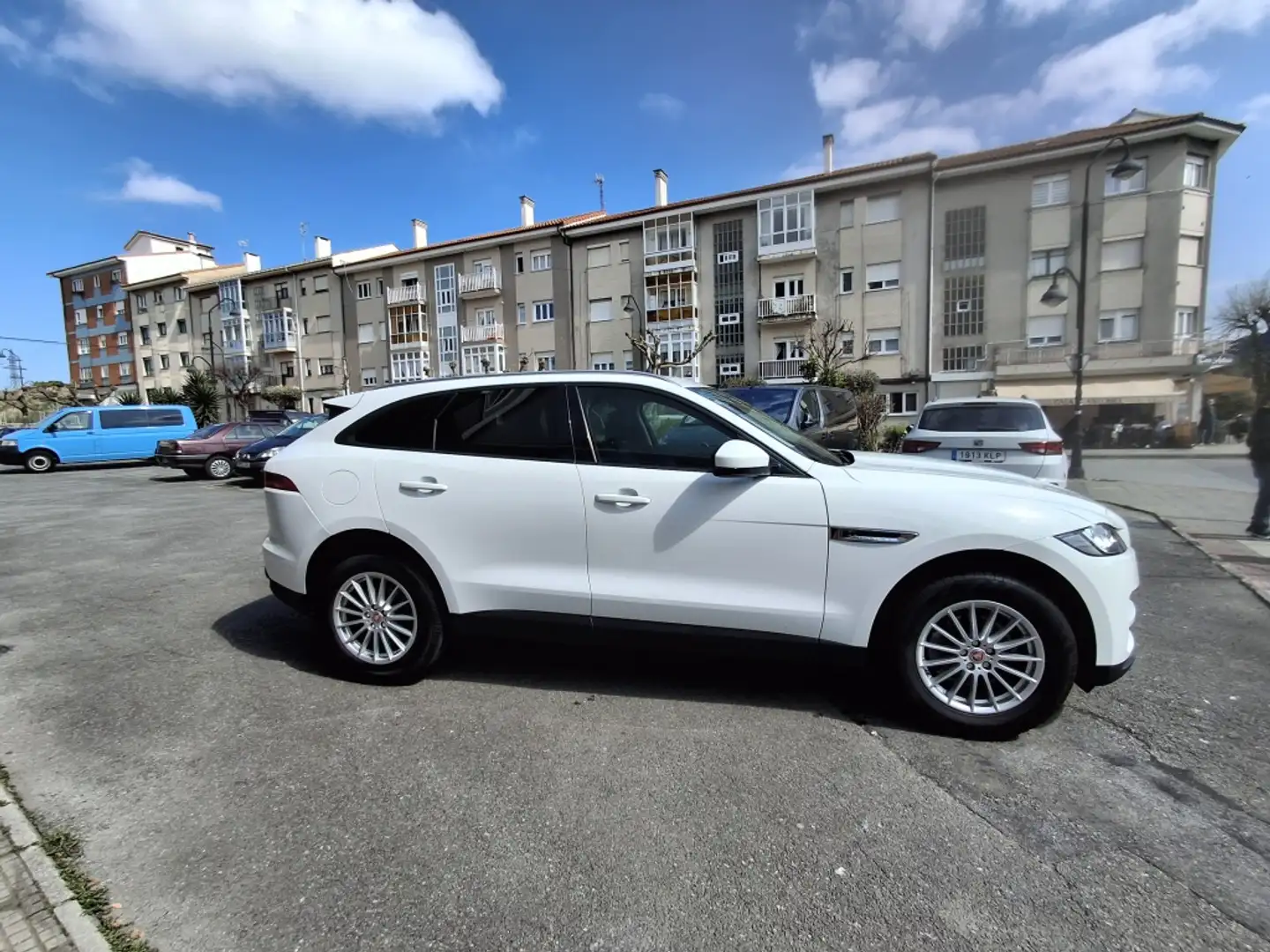 Jaguar F-Pace 2.0i4D Pure Aut. AWD 180 Blanco - 2