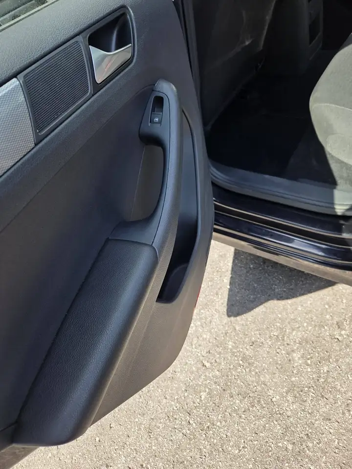 Volkswagen Jetta снимка Volkswagen Jetta