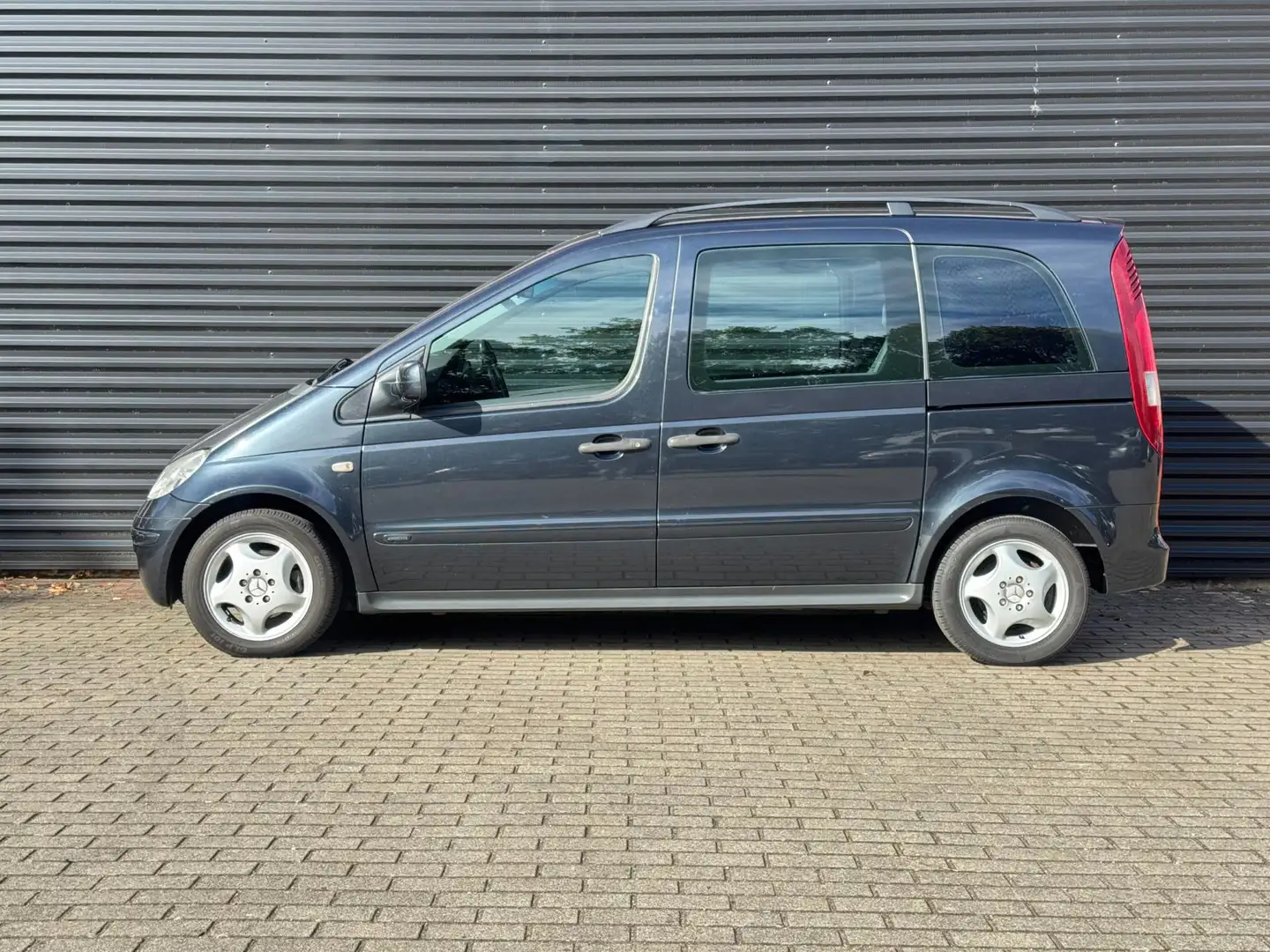 Mercedes-Benz Vaneo Rolstoelauto | Mercedes-Benz Vaneo 1.9 Ambiente | Schwarz - 2