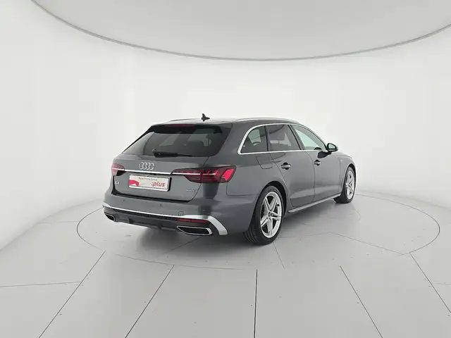 Audi A4 view 5