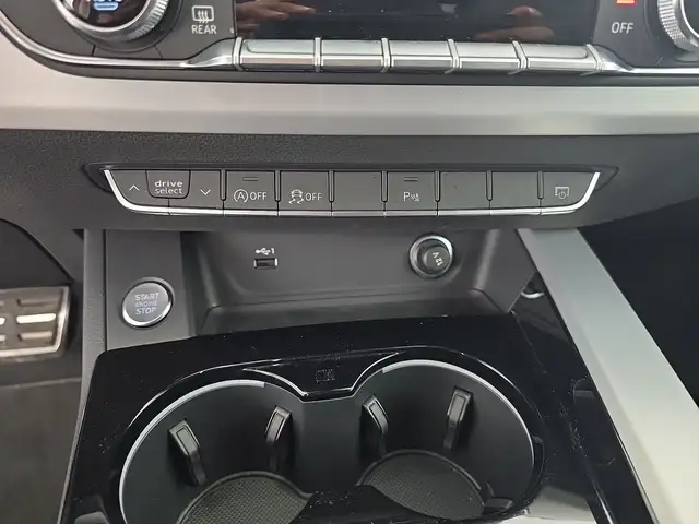 Audi A4 view 14