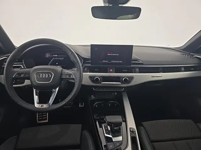 Audi A4 view 11