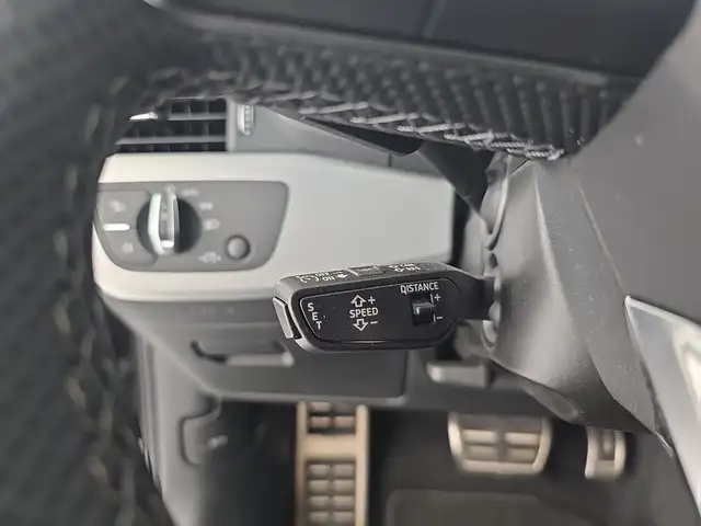 Audi A4 view 13
