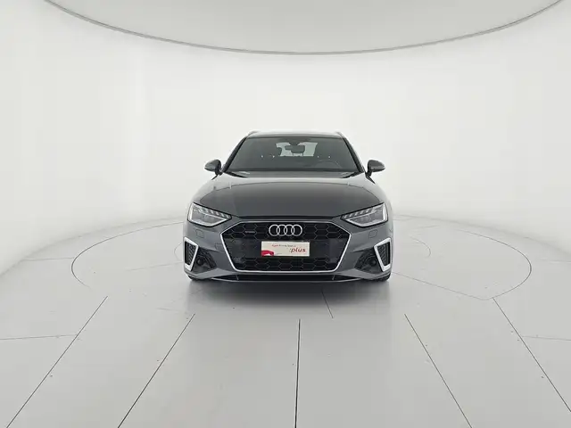 Audi A4 view 7