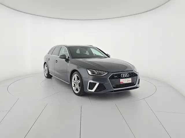 Audi A4 view 6