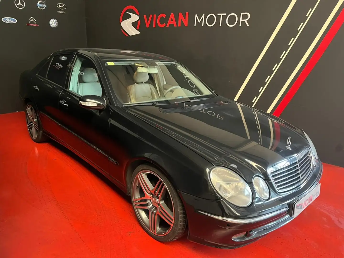 Mercedes-Benz E 270 CDI Noir - 1