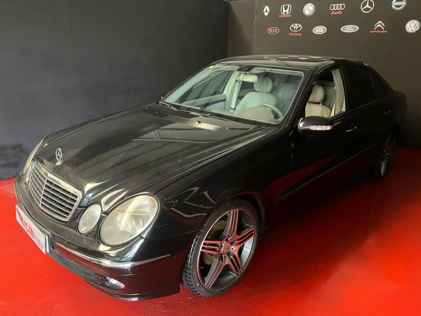 Mercedes-Benz E 270 CDI Noir - 2