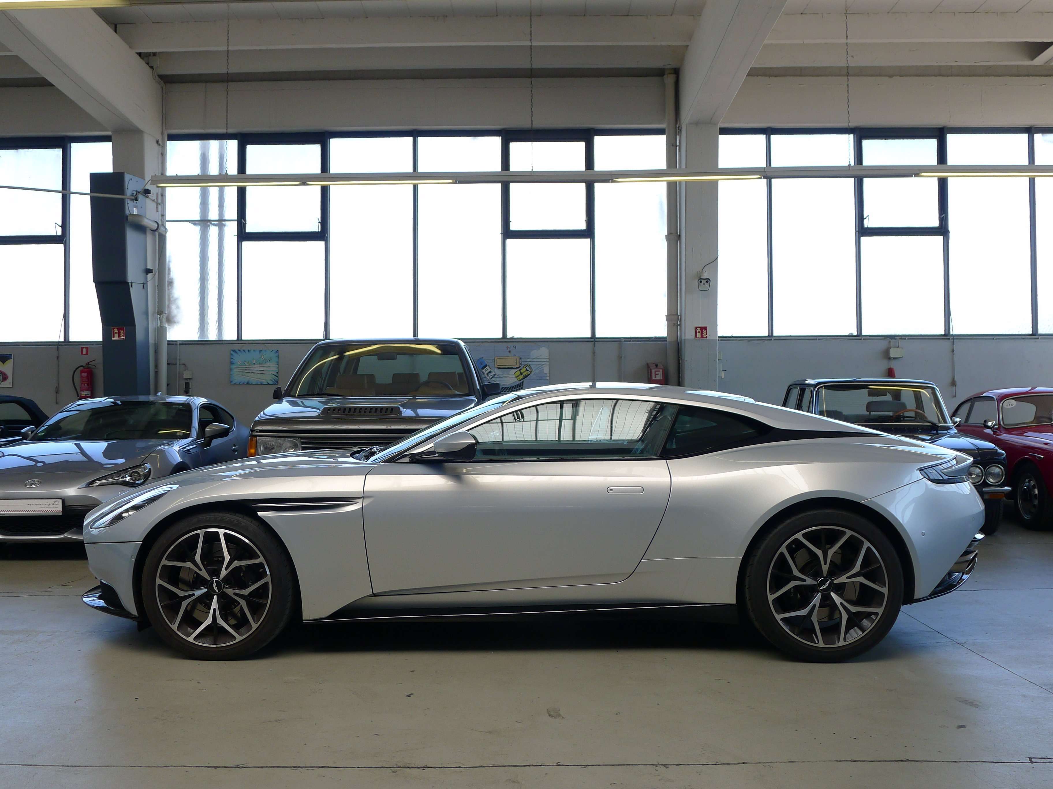 Használt Aston Martin Db 11 4.0