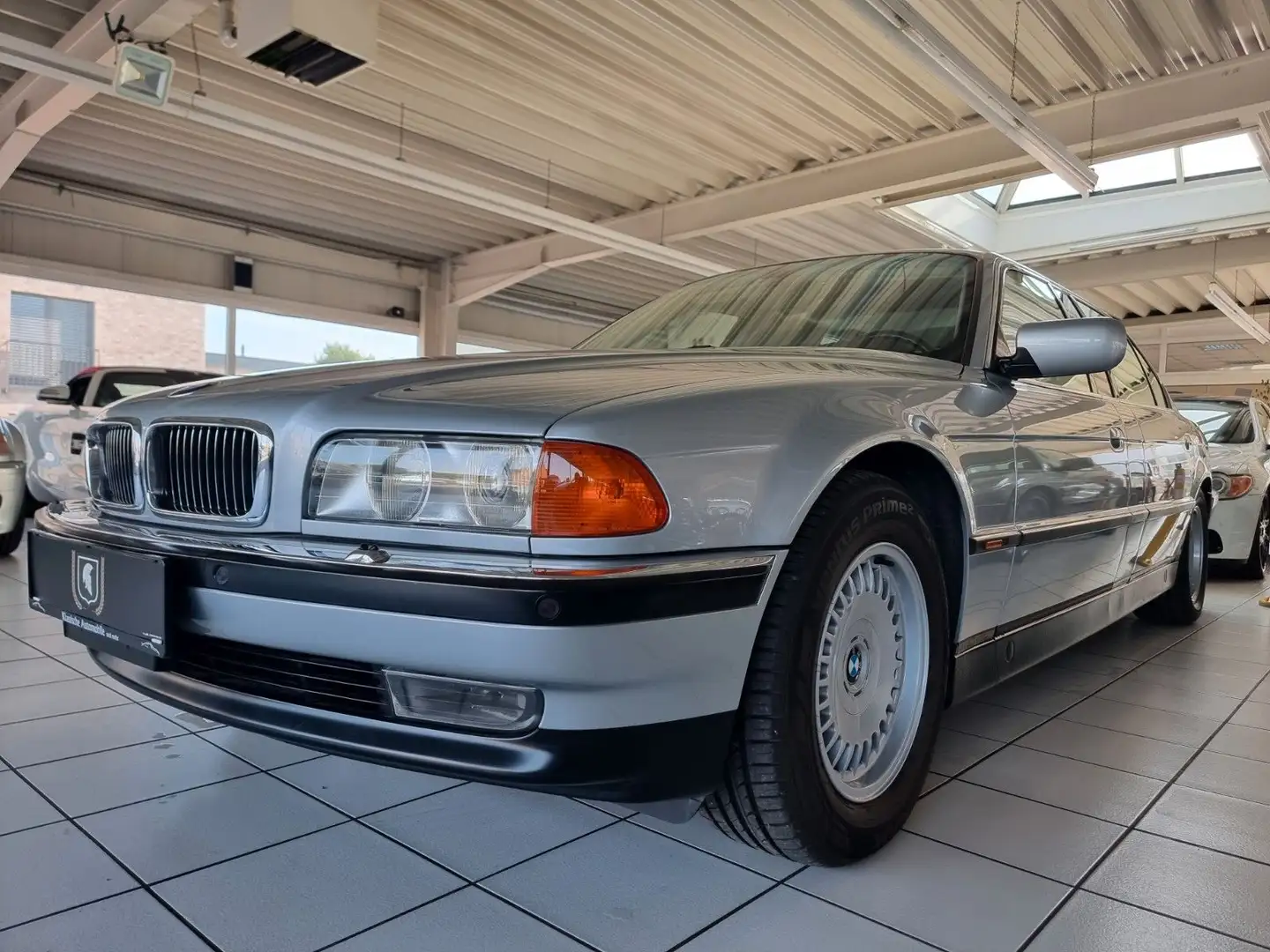 BMW 750 i L7/Sammlerzustand/Orig. km/Technisch revid. Silber - 1