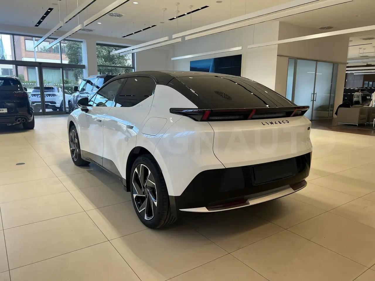 Lynk & Co 02
