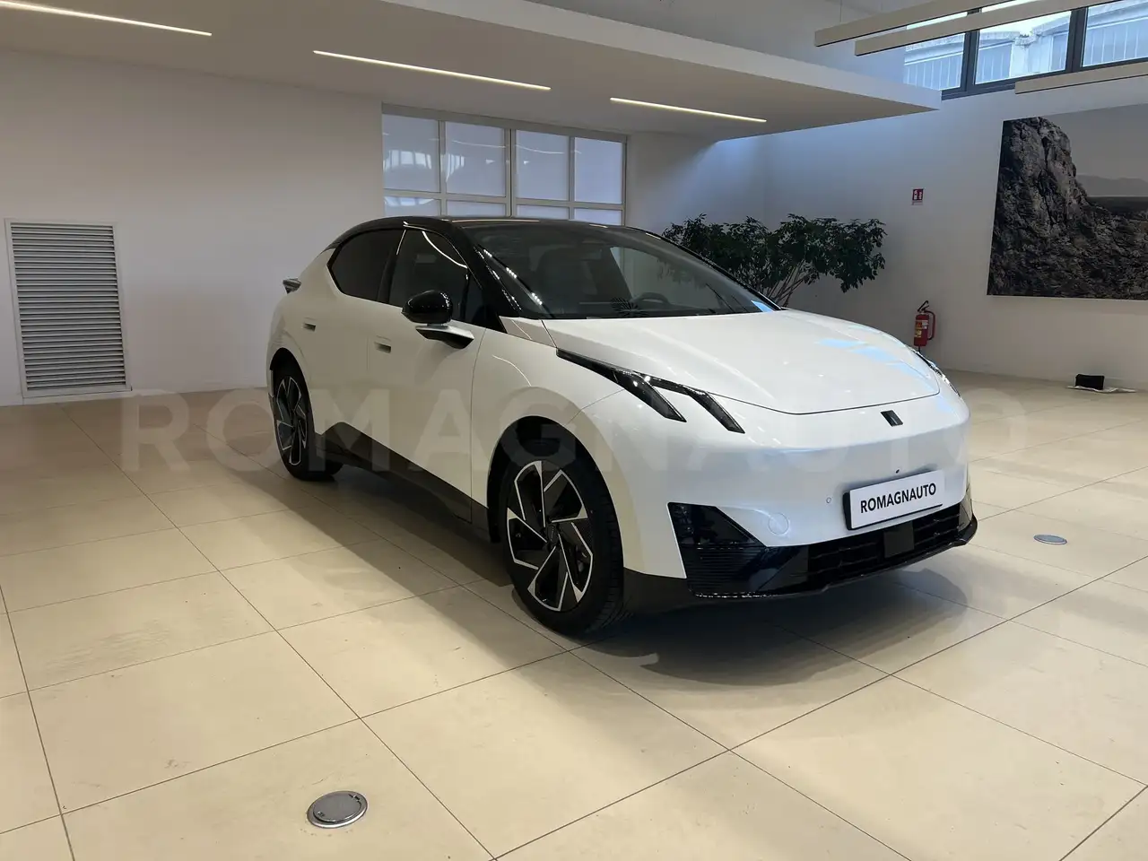 Lynk & Co 02