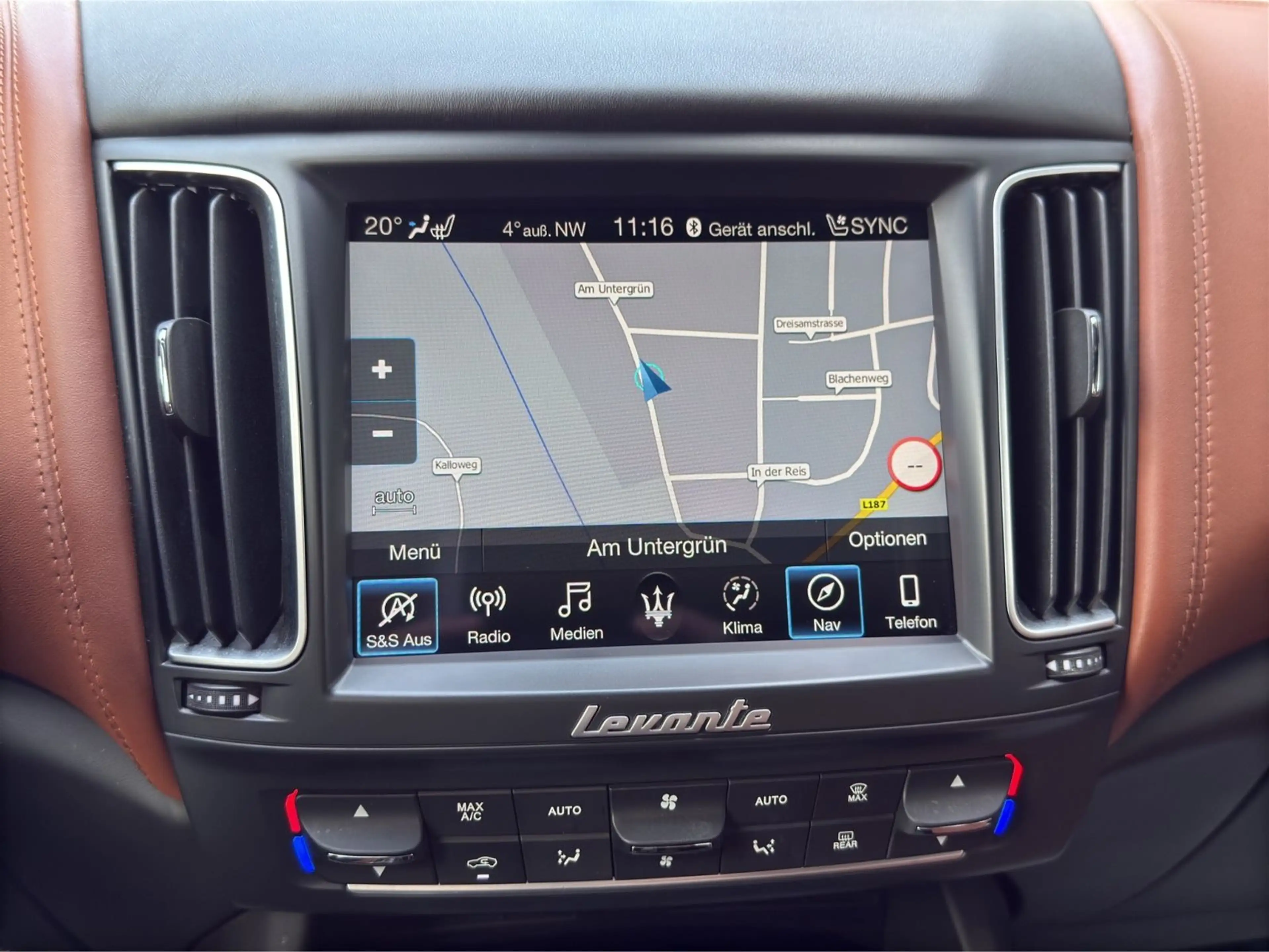 Maserati Levante GranSport S Q4*PANO*LED*SOFT*B&W*360° — photo 15
