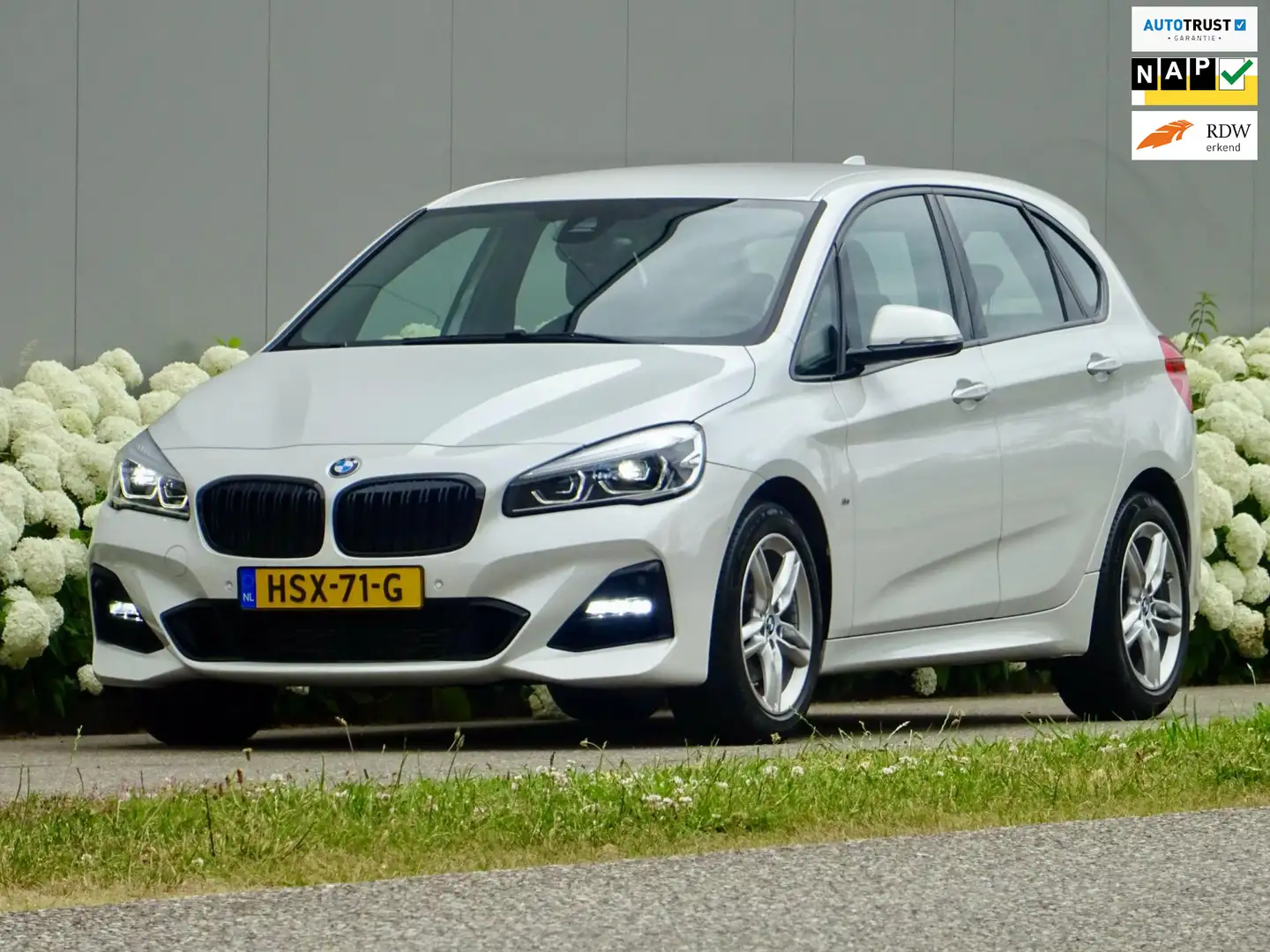 BMW 220 2-serie Active Tourer 220i High ///M-SPORT Parelmo Wit - 1