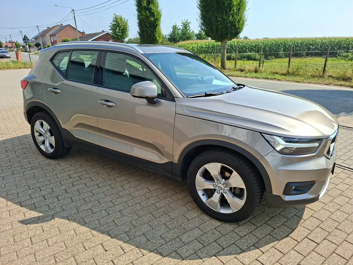 Volvo XC40 XC40 T2 Momentum ***DAB GPS TREKHAAK*** Gris - 1