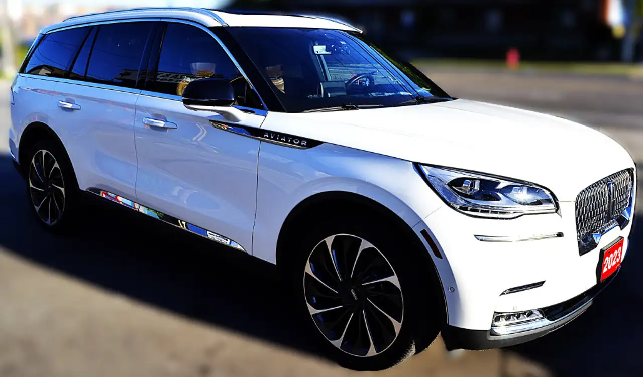 Lincoln Aviator снимка Lincoln Aviator